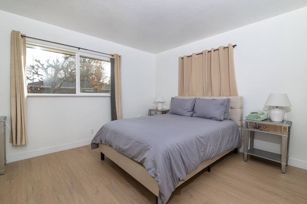 Photo of Bedroom in Southwestern Sacramento