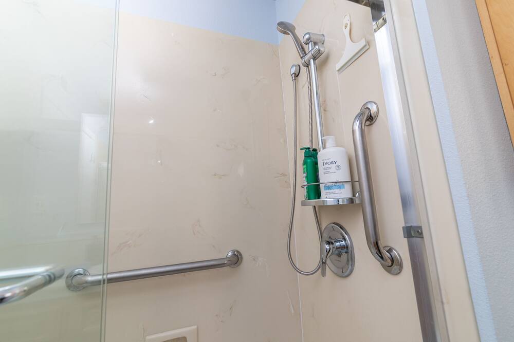 Photo of Bathroom in Southwestern Sacramento