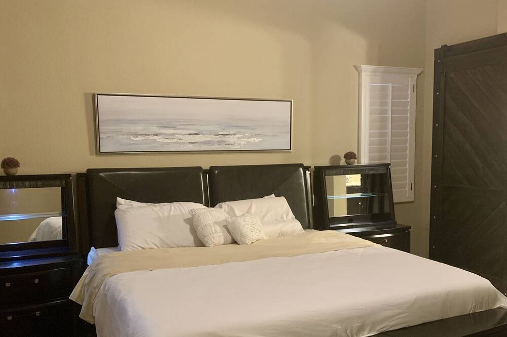 Photo of Bedroom in Biggs Field