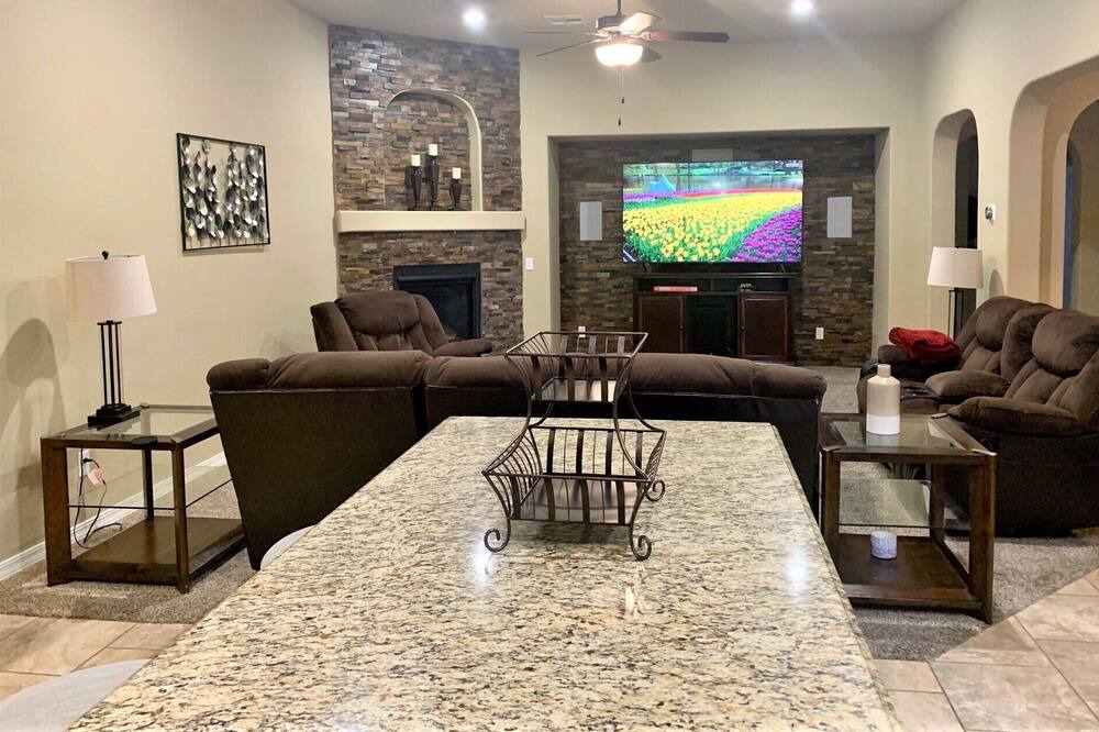 Photo of Livingroom in Biggs Field