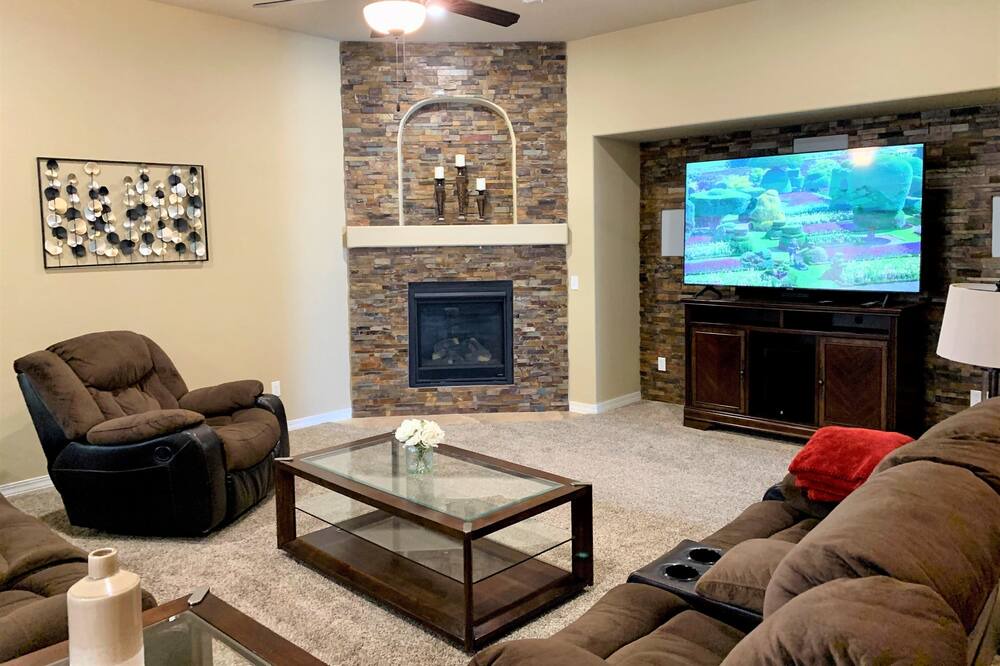 Photo of Livingroom in Biggs Field