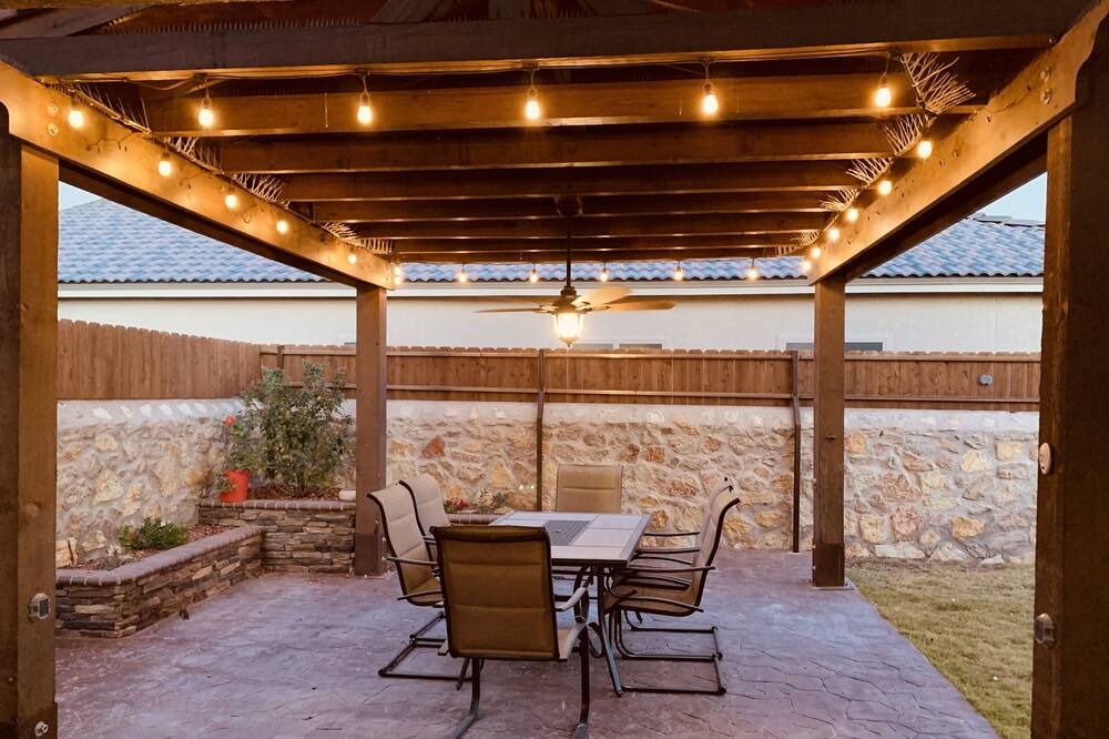 Photo of Patio Balcony in Biggs Field