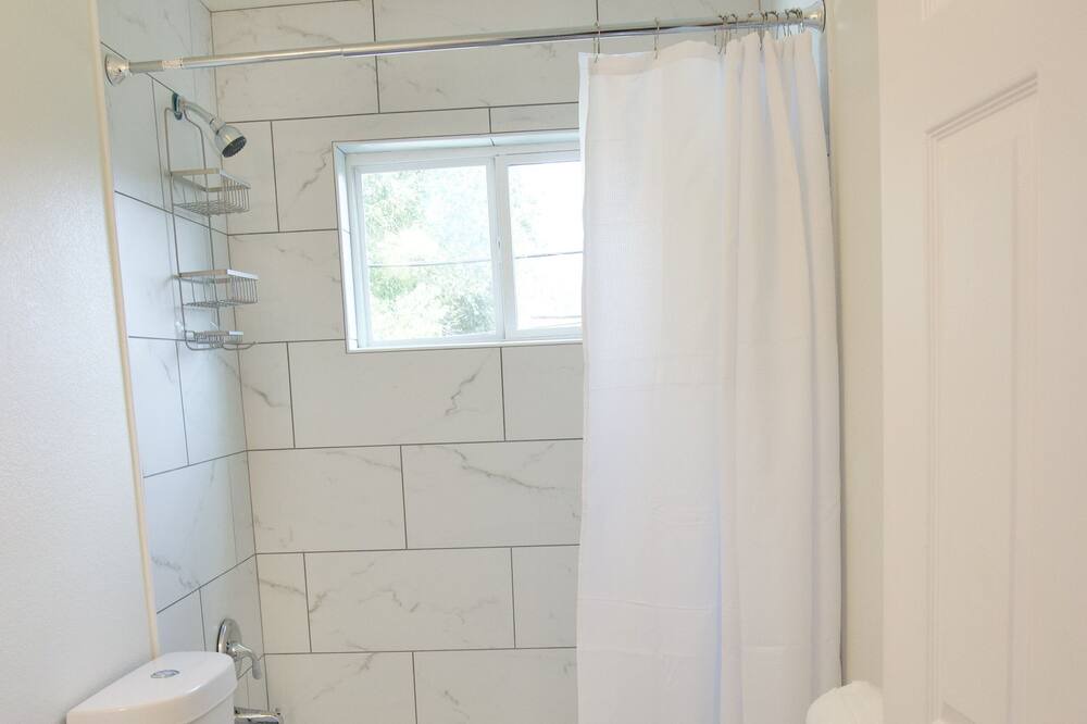 Photo of Bathroom in South Central Houston