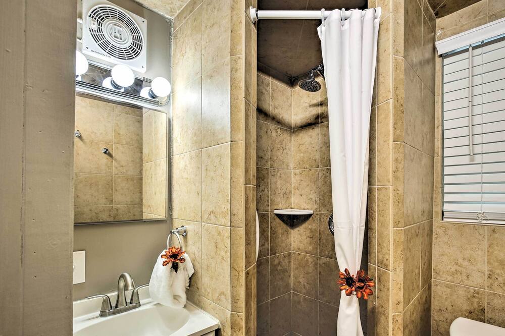 Photo of Bathroom in Midtown