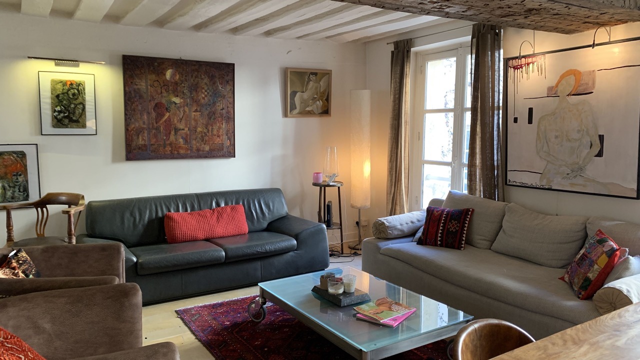 Photo of Livingroom in Archives