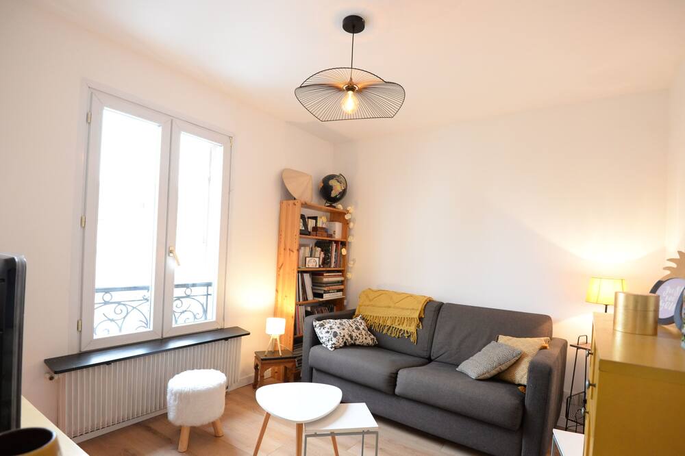 Photo of Livingroom in Les Lilas