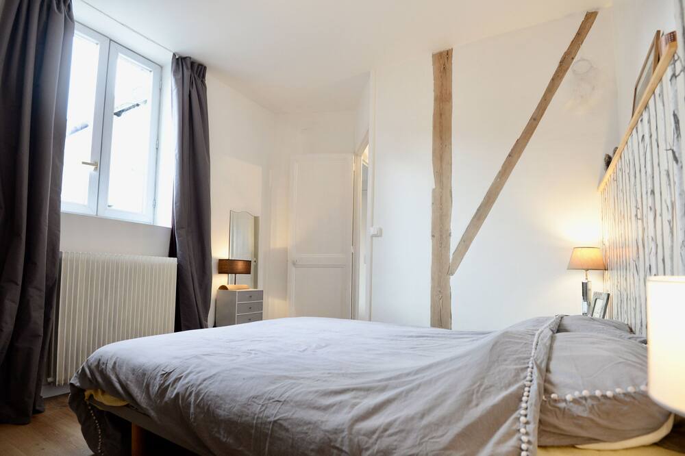 Photo of Bedroom in Les Lilas