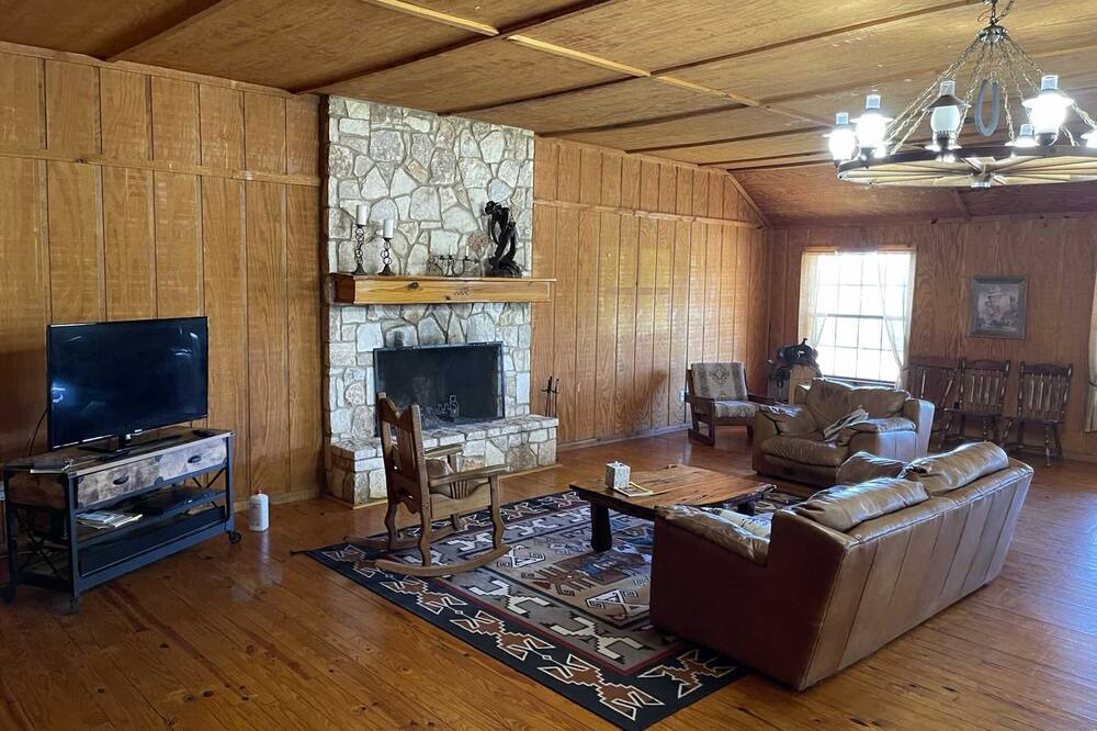 Photo of Livingroom in Bandera