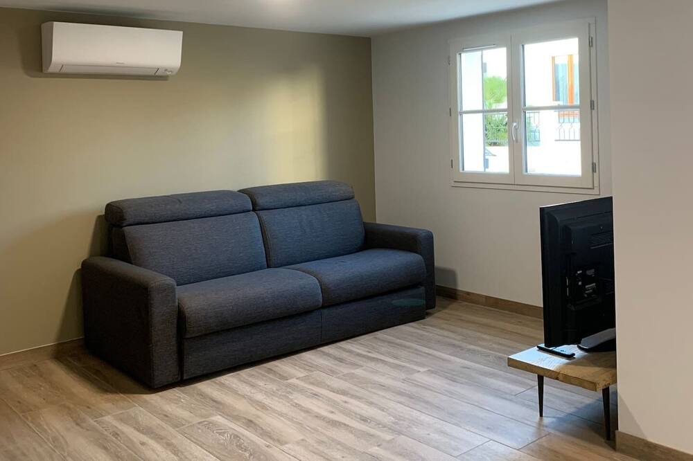 Photo of Livingroom in Aiguillon