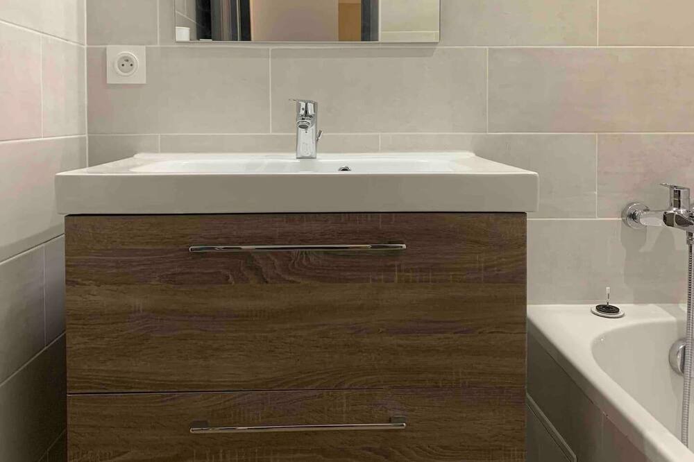 Photo of Bathroom in Aiguillon