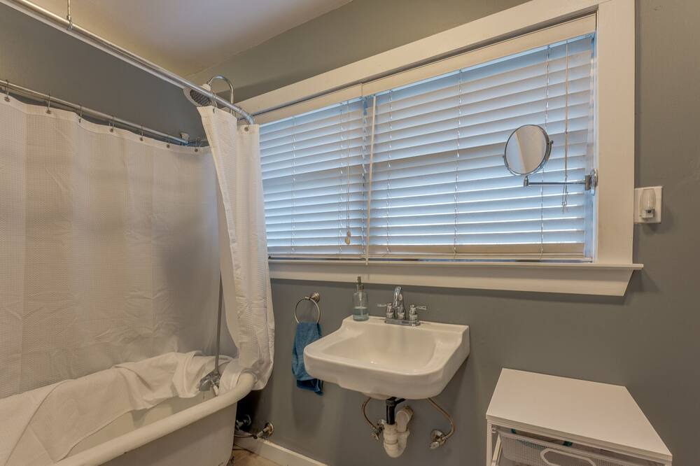 Photo of Bathroom in Guthrie