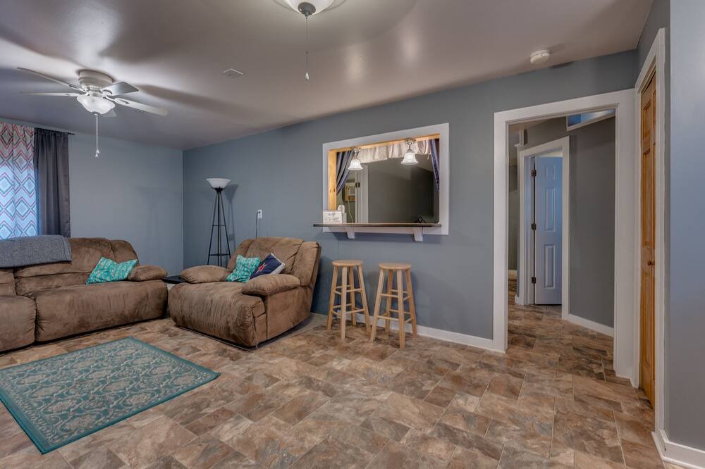 Photo of Livingroom in Guthrie