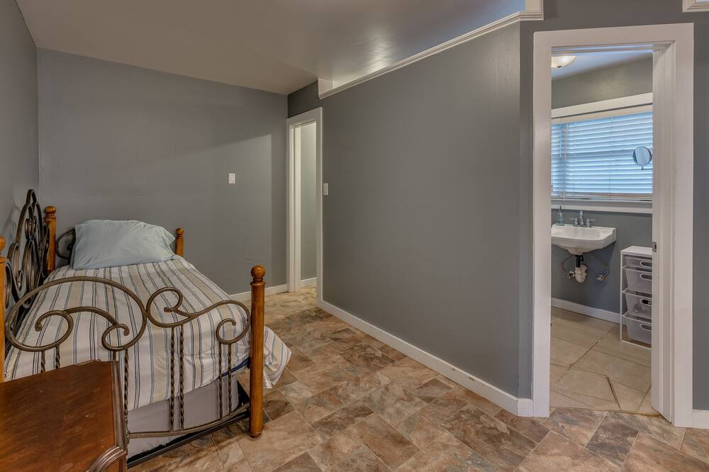 Photo of Bedroom in Guthrie