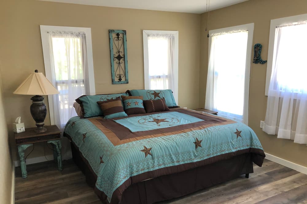 Photo of Bedroom in Mount Ida
