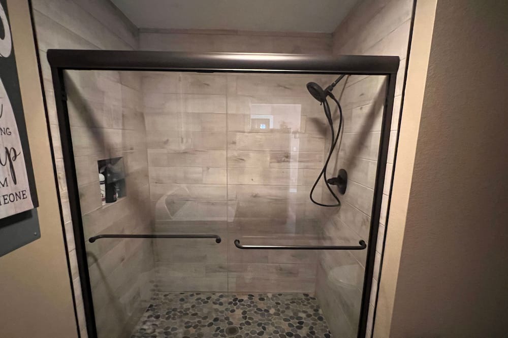 Photo of Bathroom in Mount Ida
