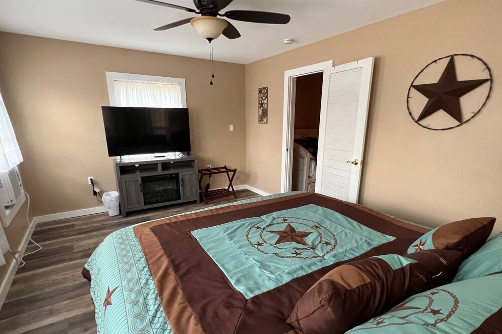 Photo of Bedroom in Mount Ida