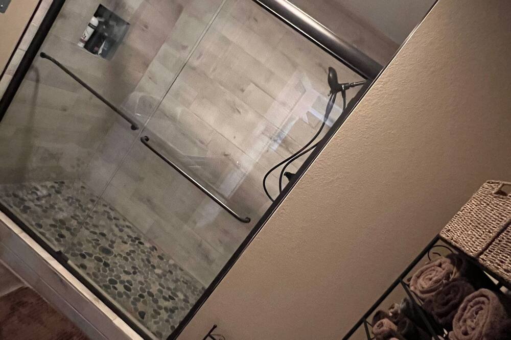 Photo of Bathroom in Mount Ida