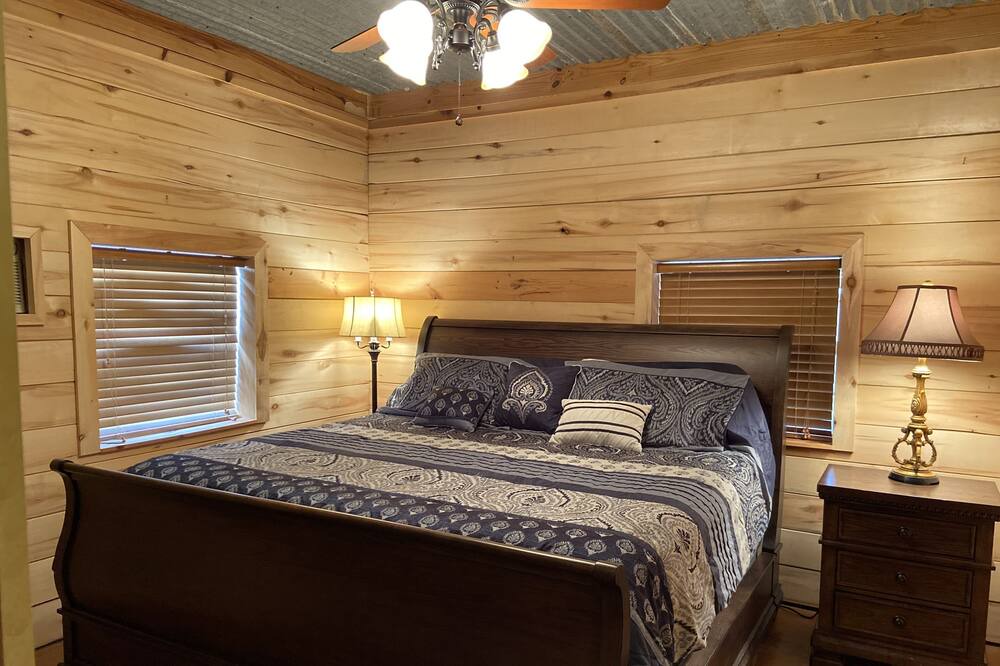 Photo of Bedroom in Menard