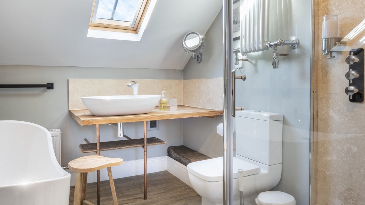 Photo of Bathroom in Appledore