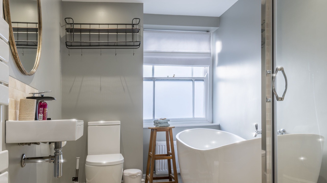 Photo of Bathroom in Appledore