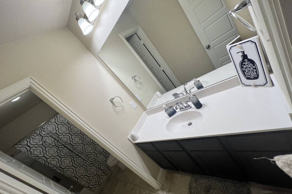 Photo of Bathroom in South Arlington