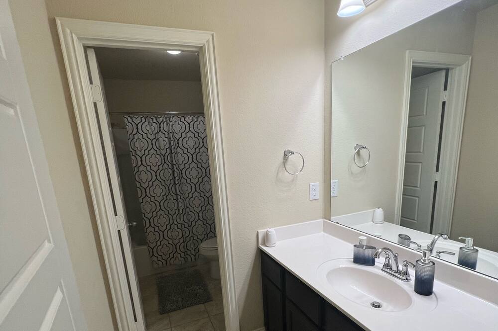 Photo of Bathroom in South Arlington