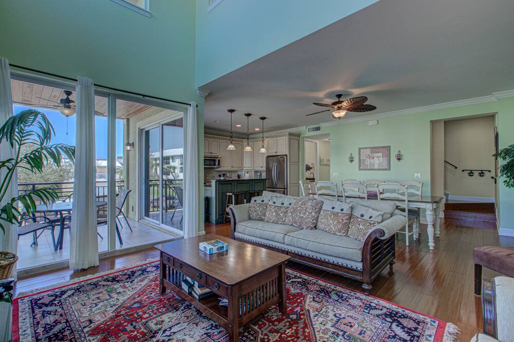 Photo of Livingroom in Bradenton Beach