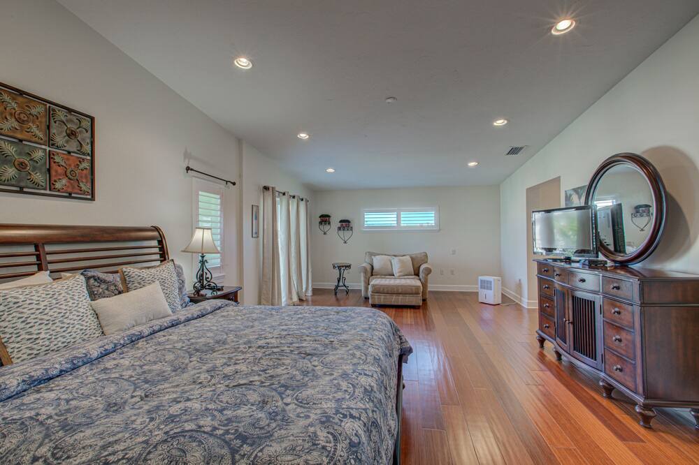 Photo of Bedroom in Bradenton Beach
