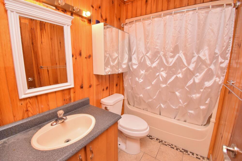 Photo of Bathroom in Lac-des-Plages