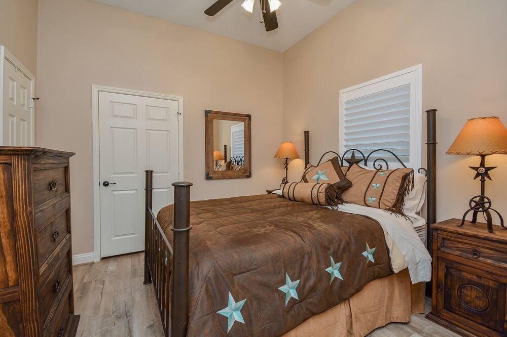 Photo of Bedroom in Brazoria