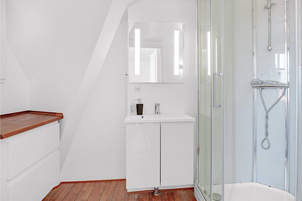Photo of Bathroom in Ronne