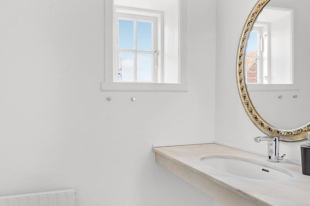 Photo of Bathroom in Ronne