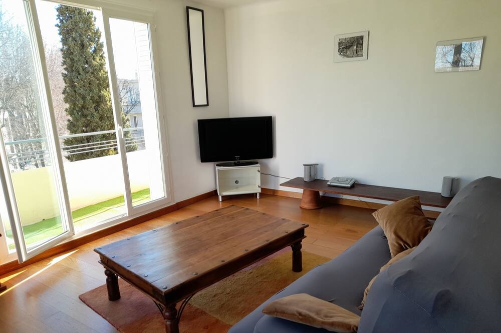 Photo of Livingroom in Les Arceaux