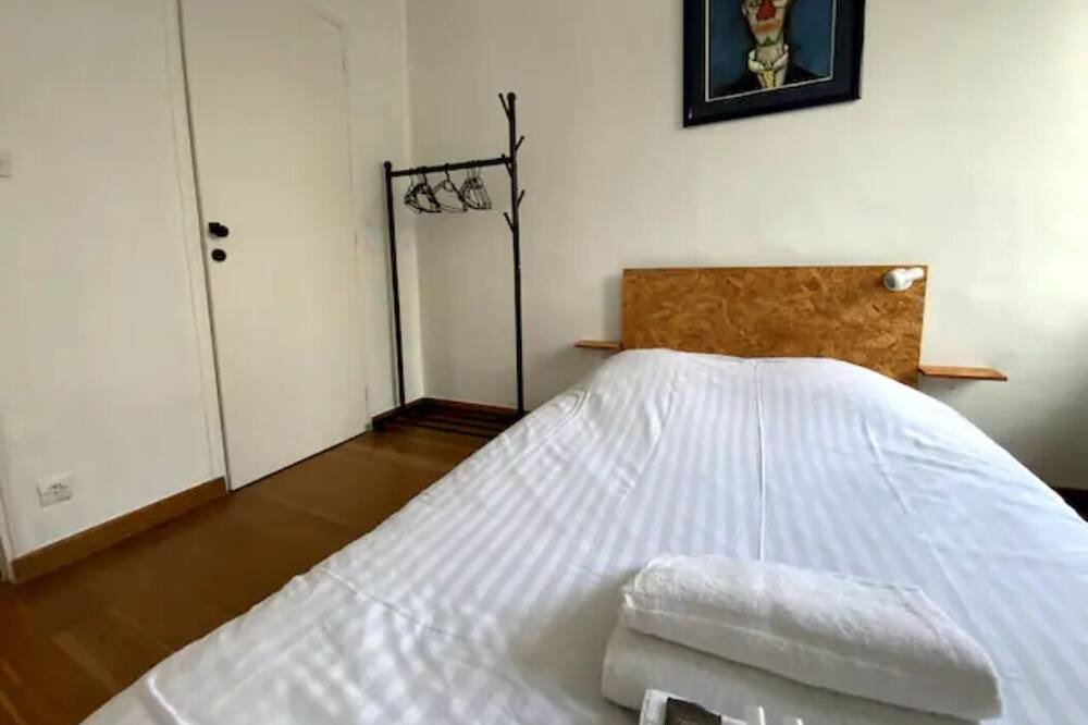 Photo of Bedroom in Les Arceaux