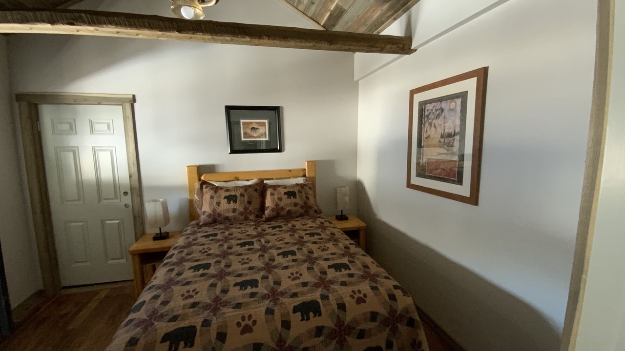 Photo of Bedroom in Island Park