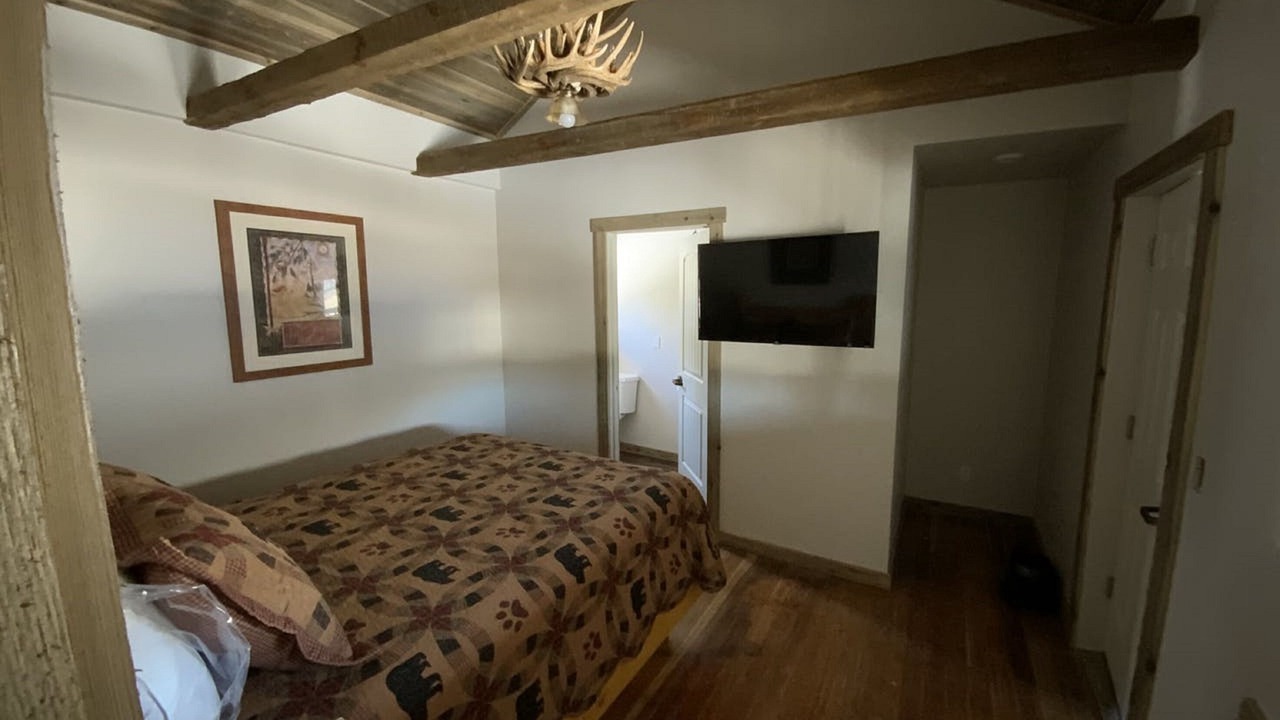 Photo of Bedroom in Island Park