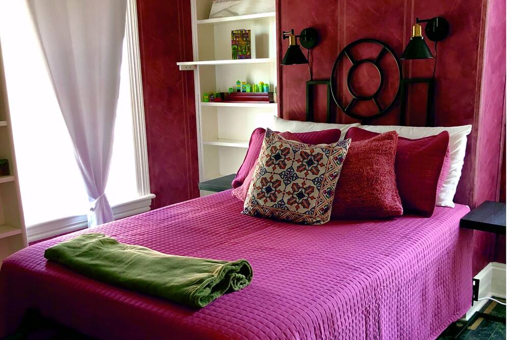 Photo of Bedroom in Orange