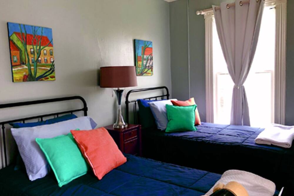 Photo of Bedroom in Orange