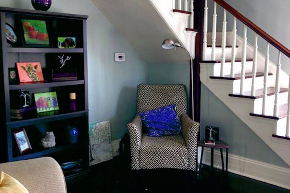 Photo of Livingroom in Orange
