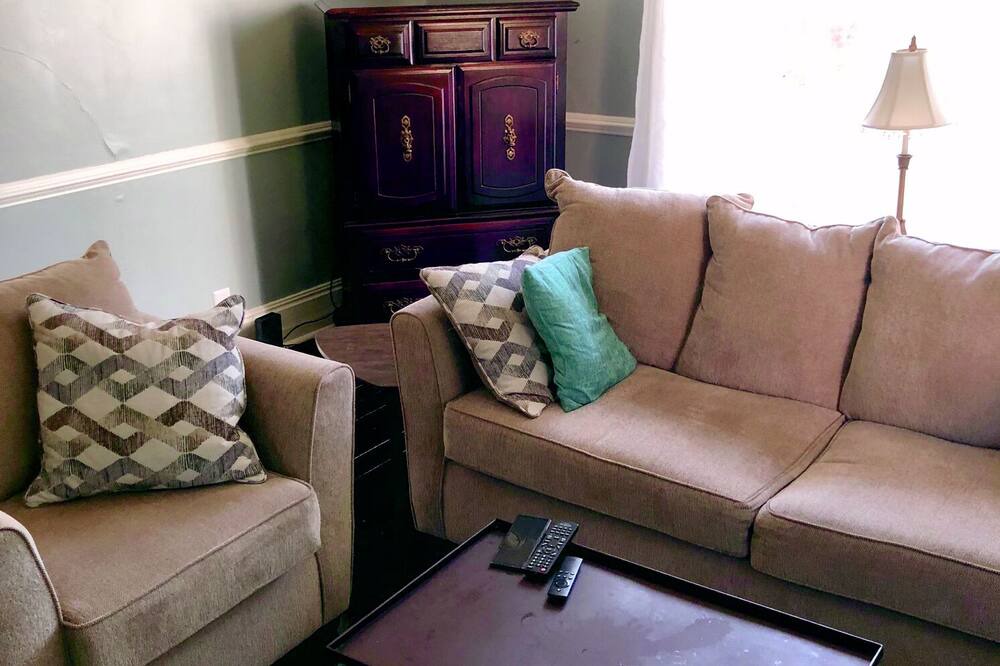 Photo of Livingroom in Orange