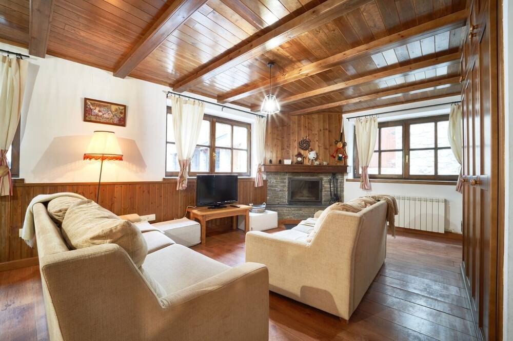 Photo of Livingroom in Salardu