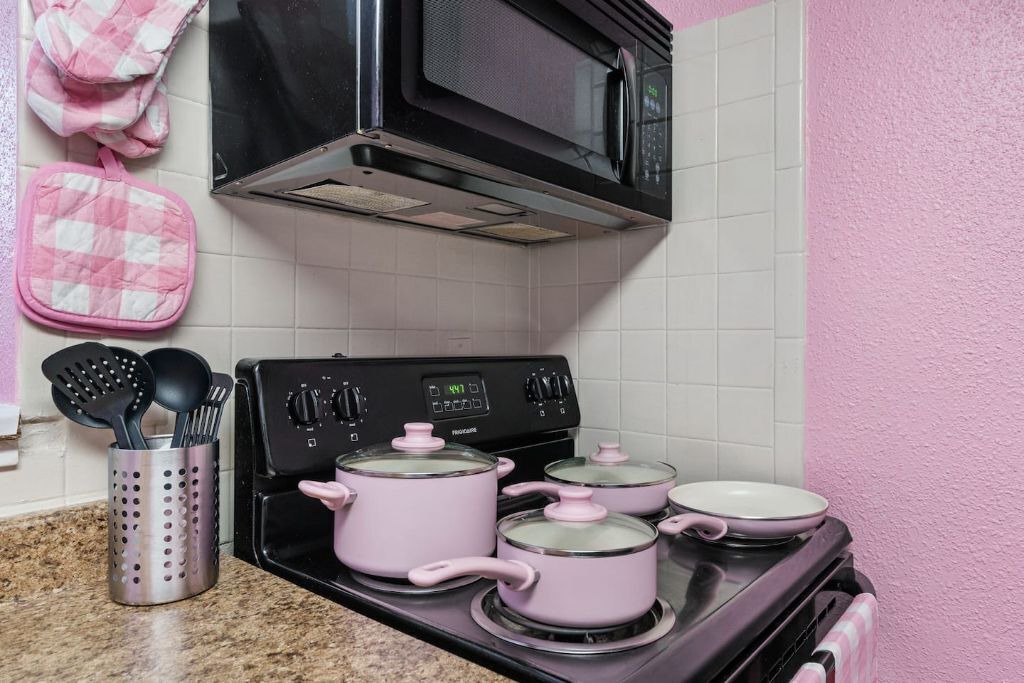 Photo of Kitchen in Greenway Plaza-Upper Kirby