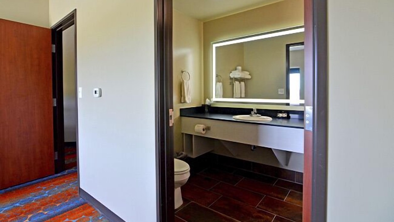 Photo of Bathroom in Newkirk