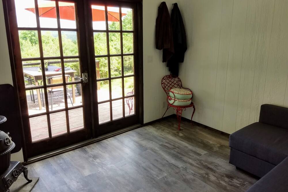 Photo of Livingroom in Parksville