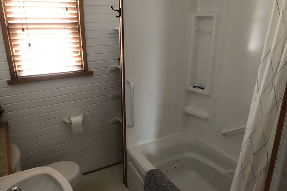 Photo of Bathroom in Erickson