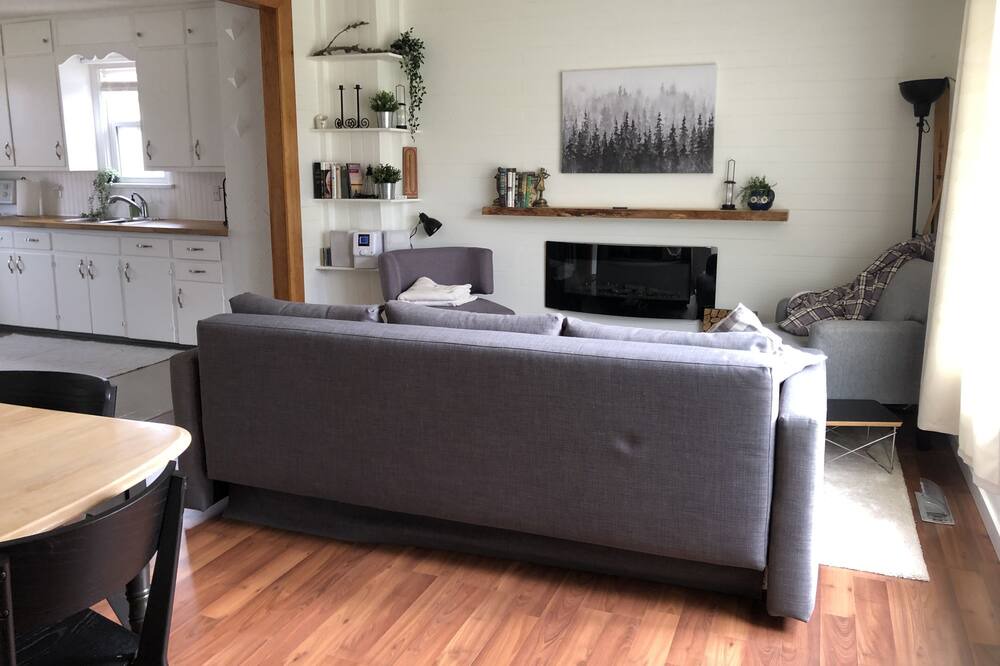 Photo of Livingroom in Erickson