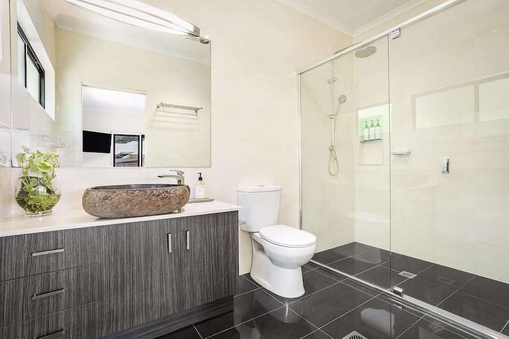 Photo of Bathroom in Suffolk Park