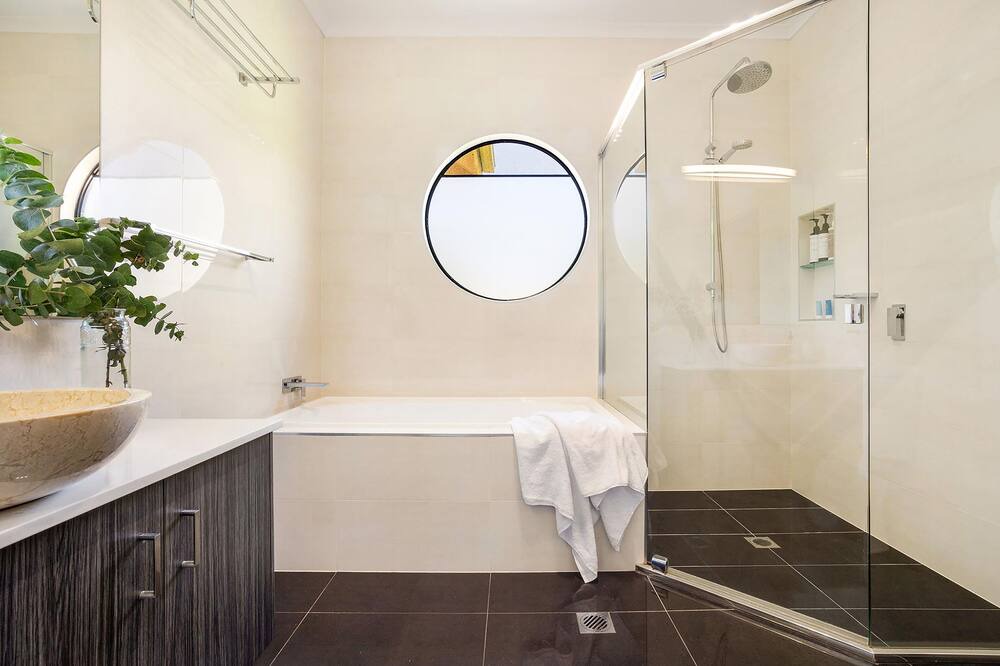 Photo of Bathroom in Suffolk Park