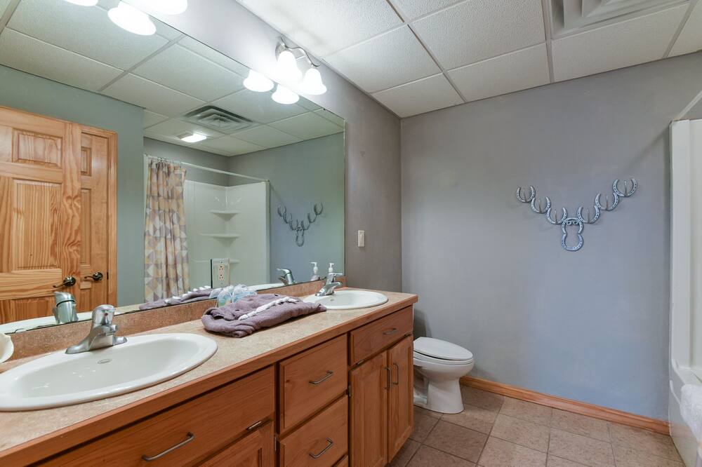 Photo of Bathroom in Shell Knob