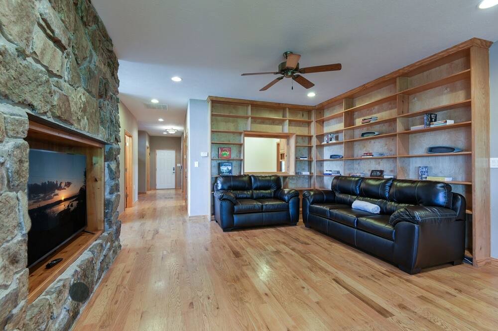 Photo of Livingroom in Shell Knob